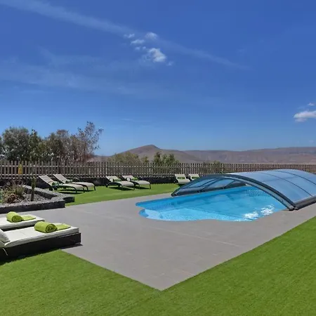 Sleeps 8 Pool Wifi
