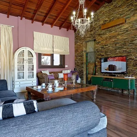 Sleeps 8 Pool Wifi Villa *